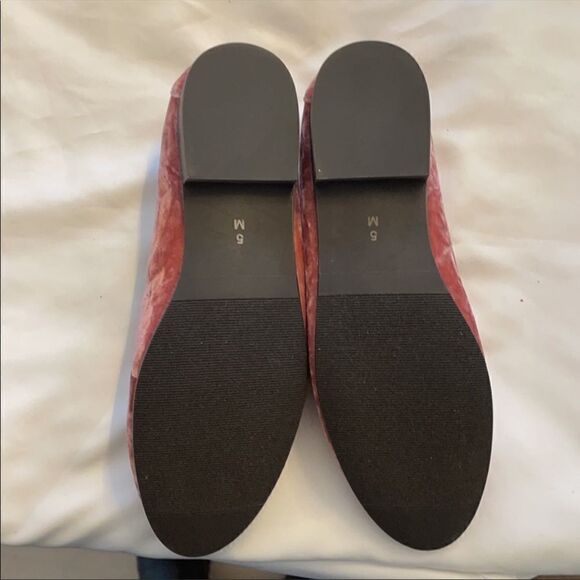 VANELI ROSE VELVET FLATS.  NEW. - Picture 5 of 8